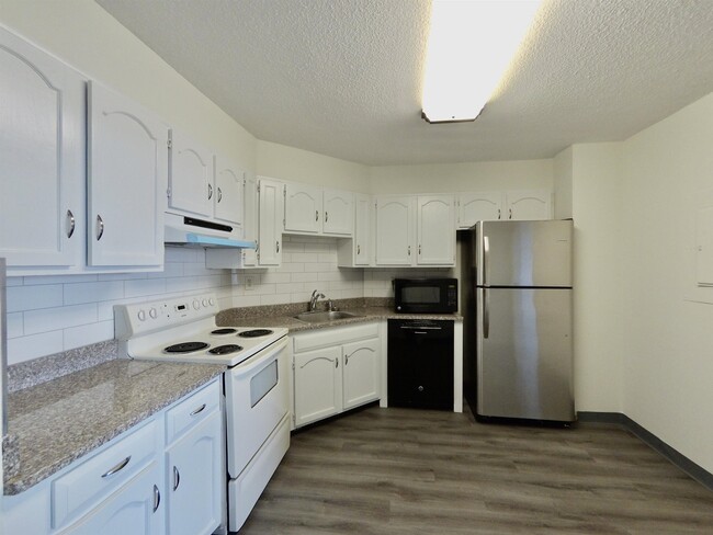 Building Photo - 509 Harmon Cove Tower