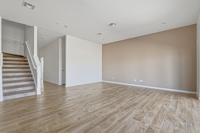 Building Photo - 905 Louisiana Downs Ave