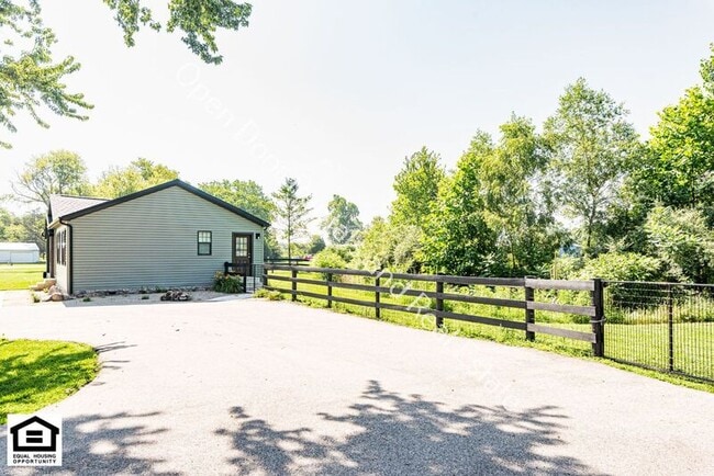 Building Photo - 3420 S 1075 E