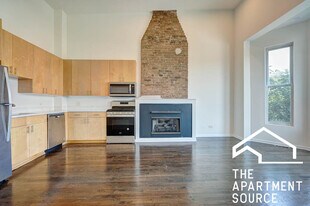 Building Photo - 2519 W North Ave