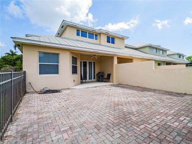 Building Photo - 1825 Bridgepointe Cir