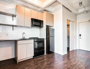 Building Photo - 1325 W Wilson