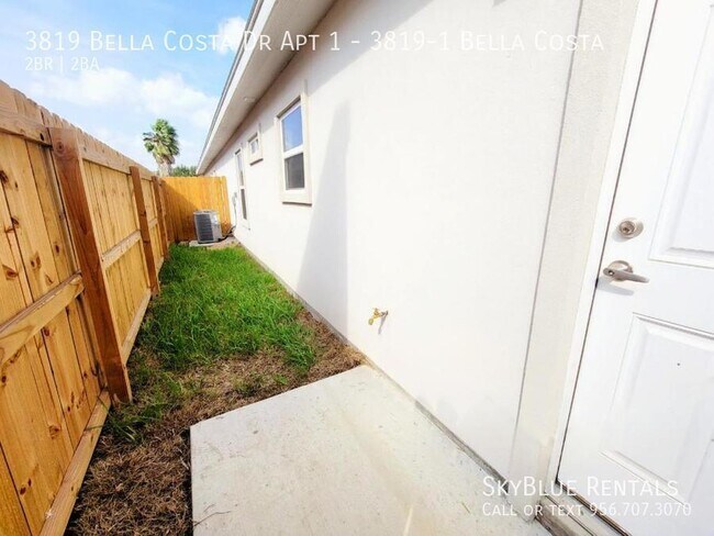 Building Photo - 3819 Bella Costa Dr