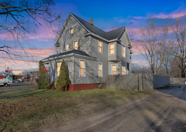 Building Photo - 1415 Portage Street