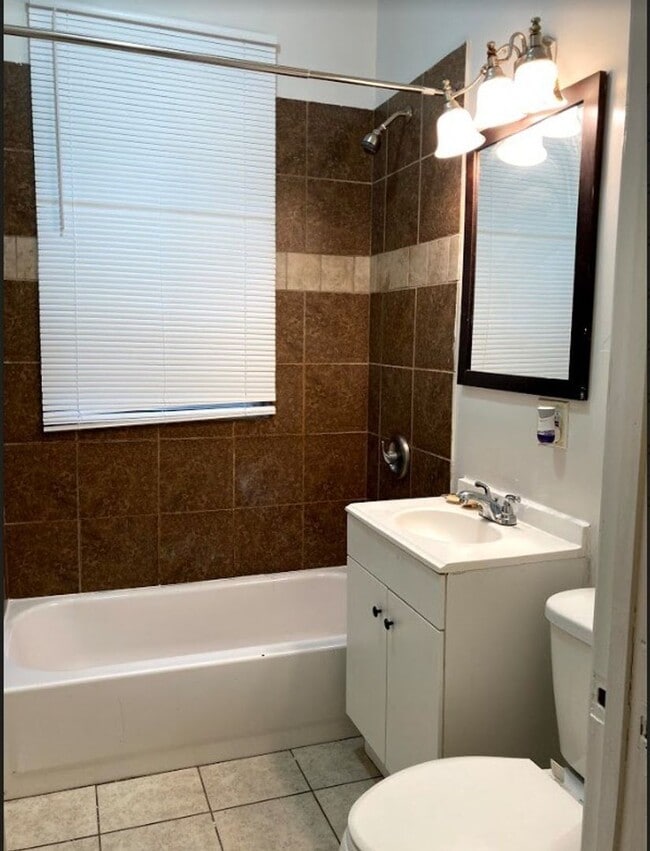 Building Photo - 9220 S Manistee Ave