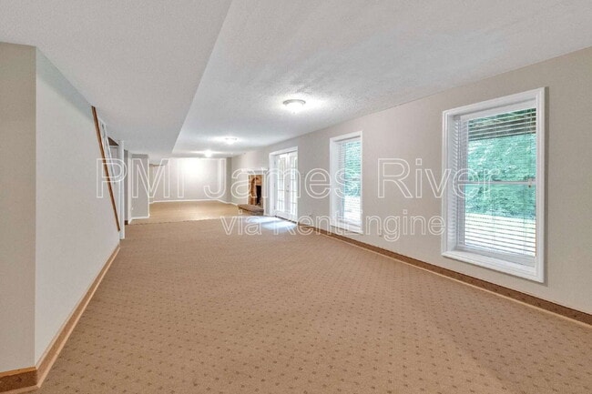 Building Photo - 13917 Eastbluff Rd