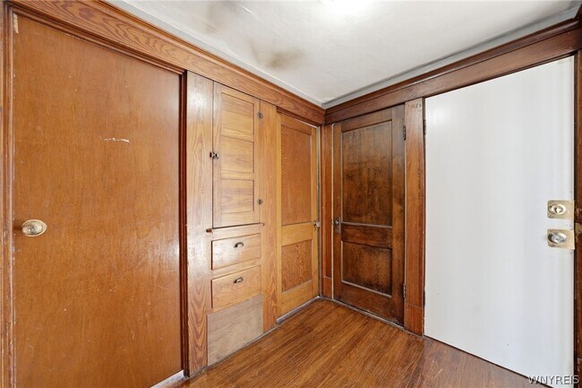 Building Photo - 220 Dartmouth Ave