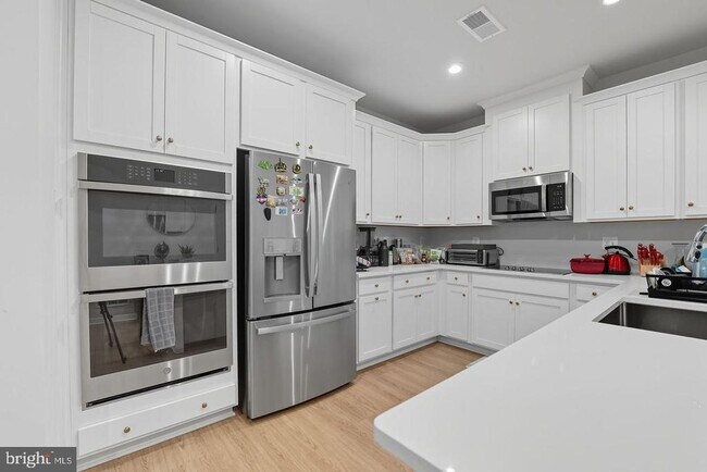 Building Photo - 707 Thomas Ln