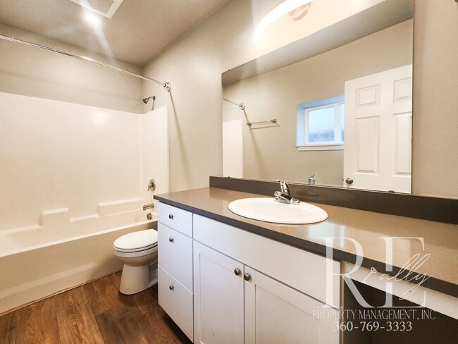 Building Photo - Quality Remodeled 2-Bed in Prime Location
