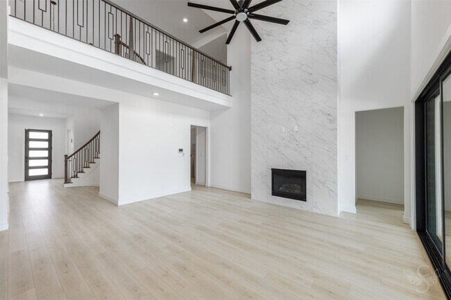 Building Photo - 7526 Sunny Oak Ln