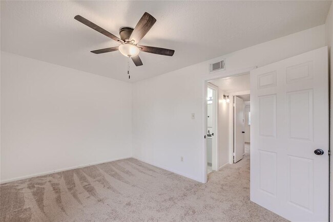 Building Photo - 1803 Country Village Blvd