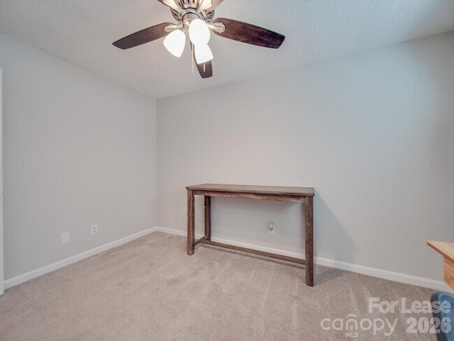 Building Photo - 1052 Churchill Downs Ct