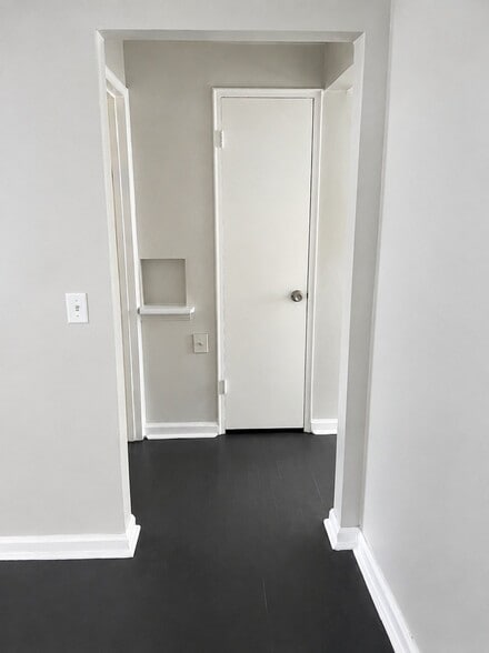 Building Photo - 1607 Asmann Ave