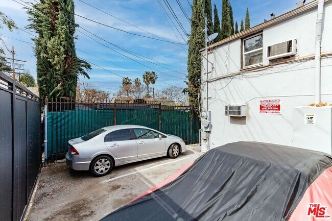 Building Photo - 11472 Ventura Blvd