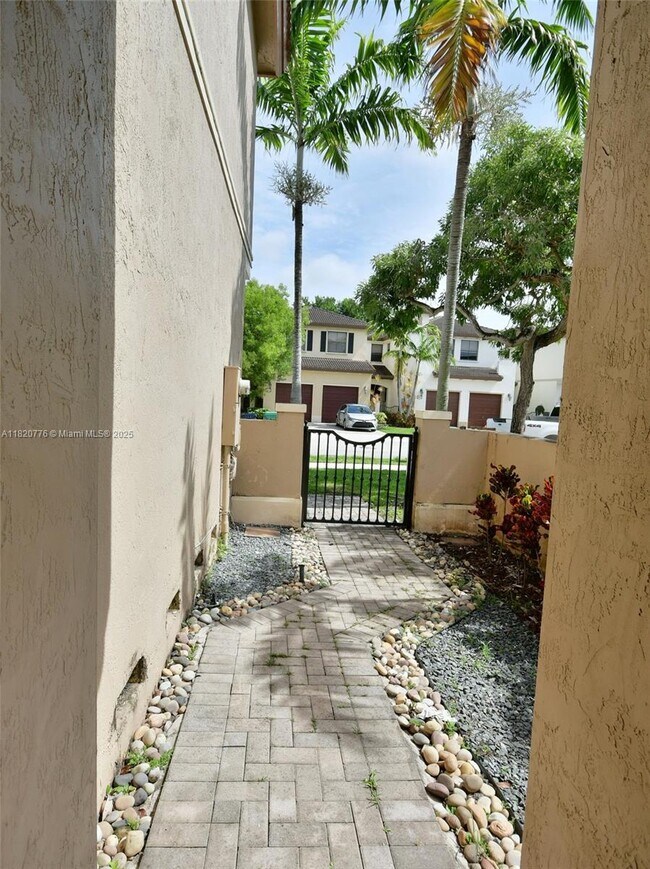Building Photo - 8940 SW 228th Ln