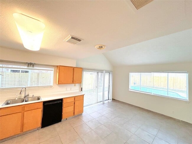 Building Photo - 119 Asheboro Dr