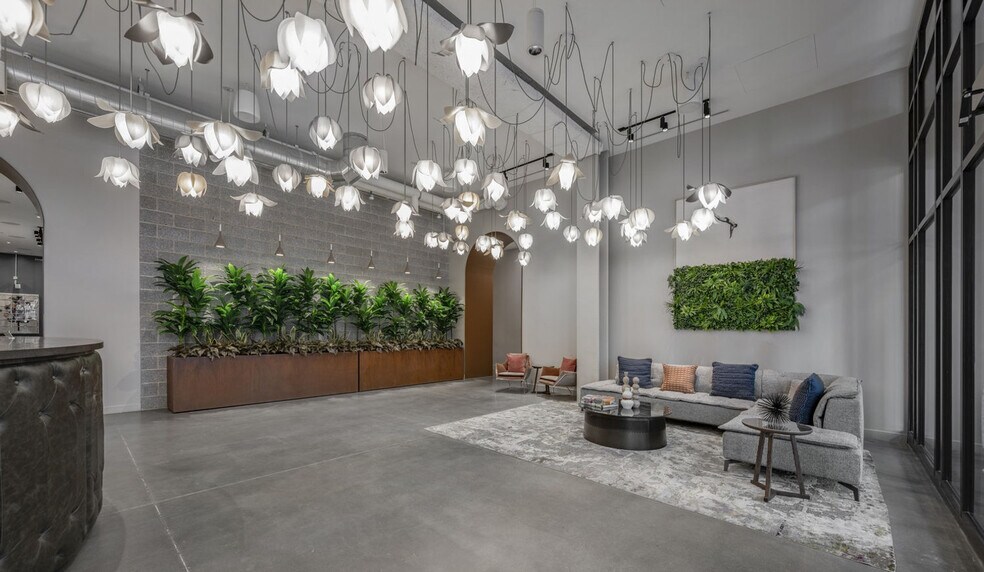 Building Photo - 485 Foley St