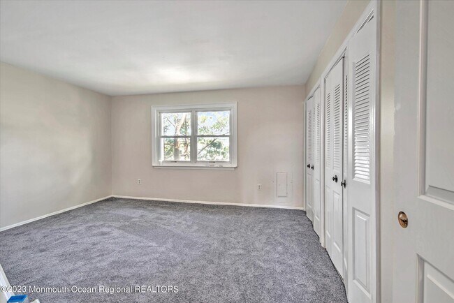 Building Photo - 250B Sawmill Rd