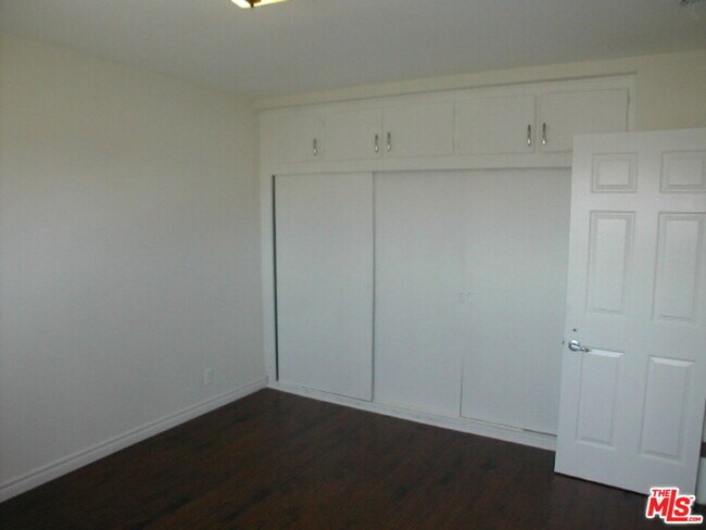 Building Photo - 1326 Ridgeley Dr