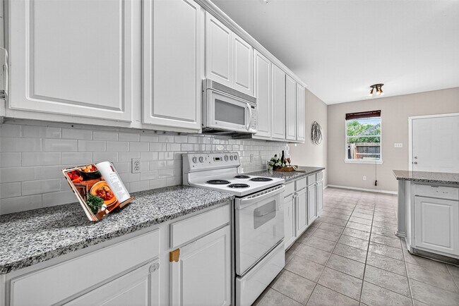 Building Photo - 16855 Carrollton Creek Ln