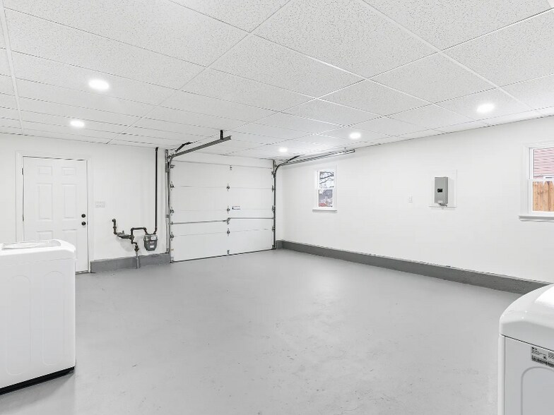 Building Photo - 38 Dalton Pl