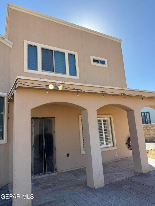 Building Photo - 3045 Woodhead