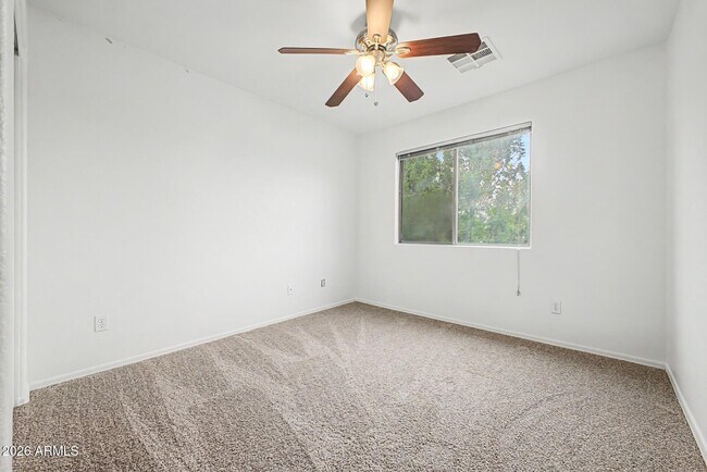 Building Photo - 3983 S Crosscreek Dr
