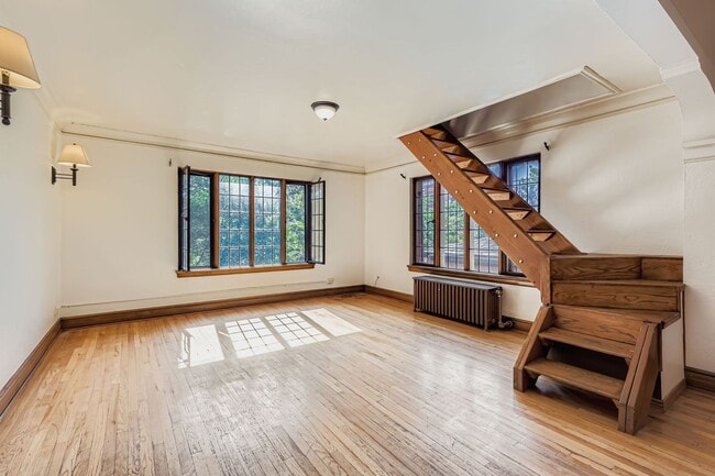 Building Photo - Capitol Hill Location, private roof top de...
