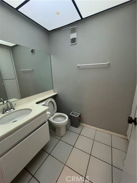 Building Photo - 22885 Hilton Head Dr