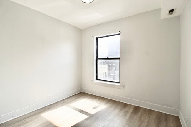 Building Photo - 3720 S Indiana Ave