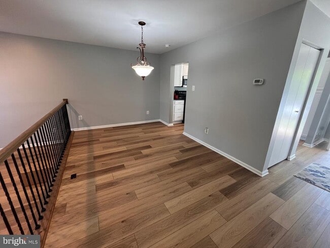 Building Photo - 14868 Swallow Ct