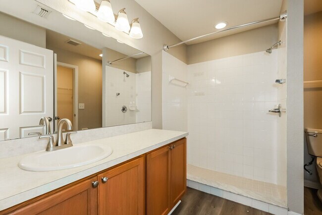 Building Photo - 11341 Southwind Lake Dr