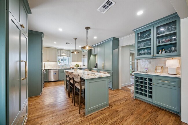 Building Photo - 6159 Meadow Lake Ln
