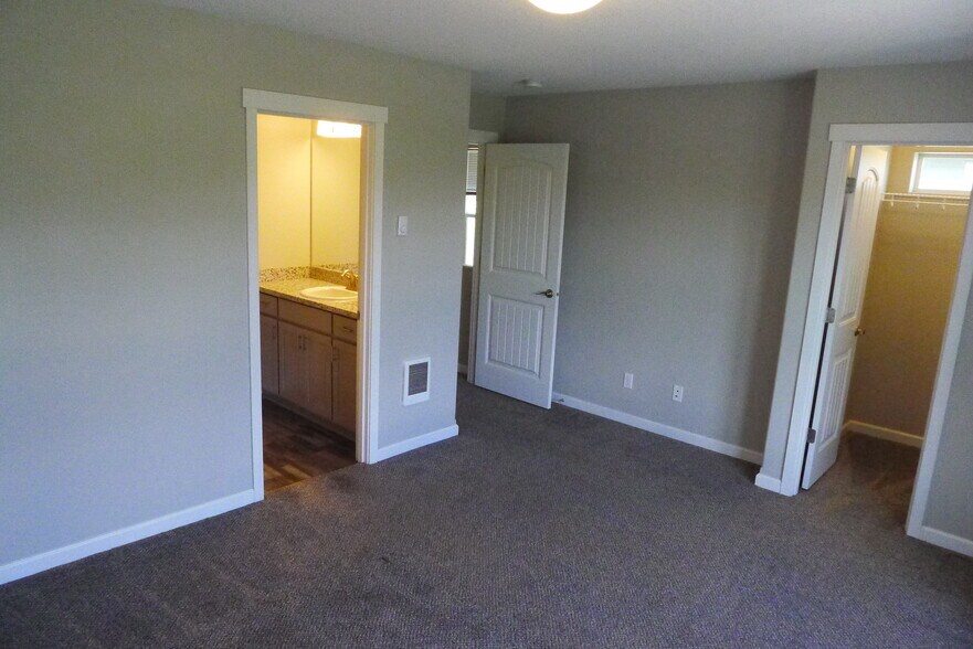 Master bedroom - 1138 R St