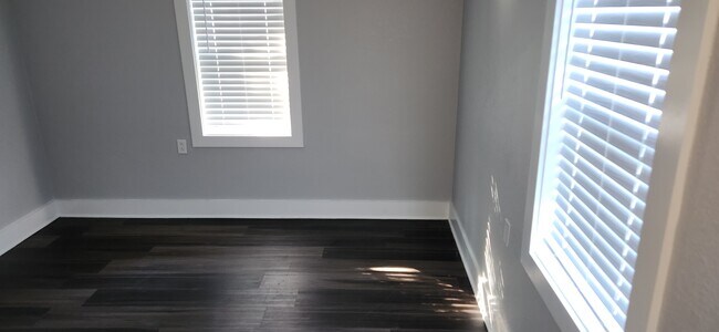 Building Photo - 1204 S 18th St