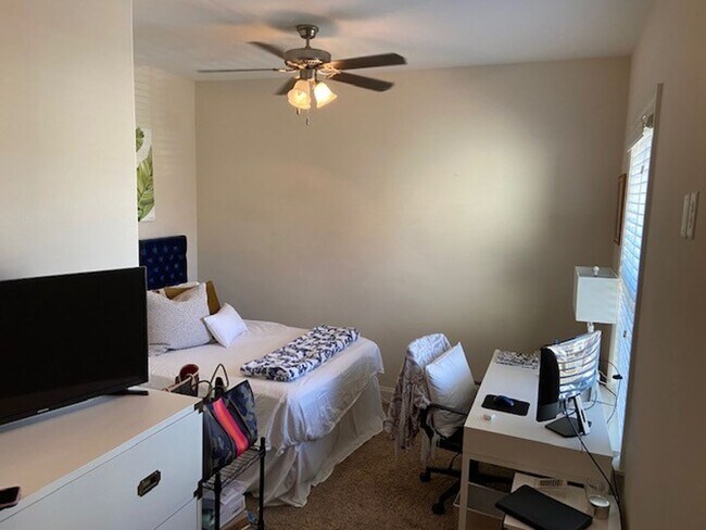 Building Photo - 4BR/4.5BA For Rent