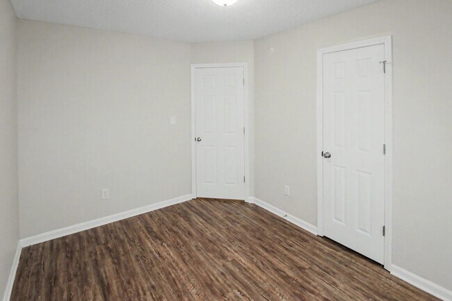 Building Photo - Beautifully Updated Ranch Home