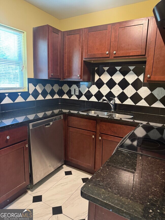 Building Photo - 400 Tunis Rd