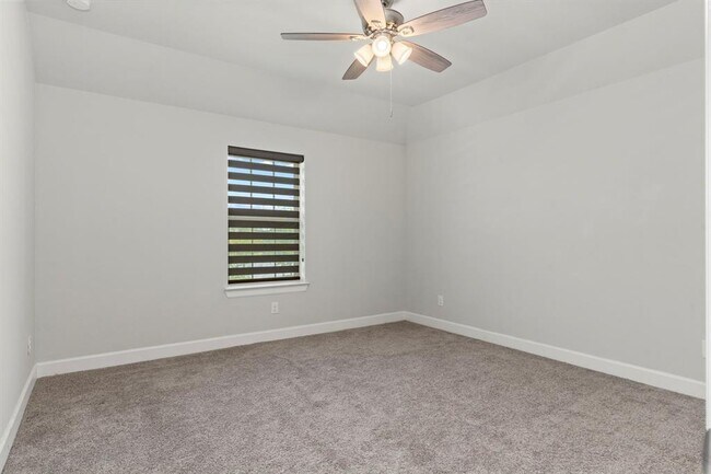 Building Photo - 3010 Tranquility Lake Estates Blvd