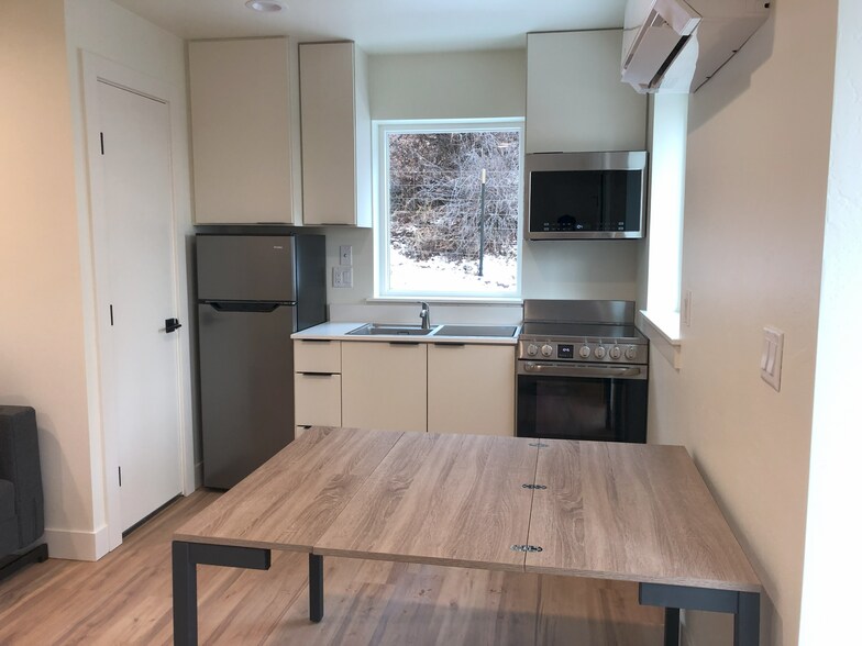 Building Photo - 219 Rosemary Ln