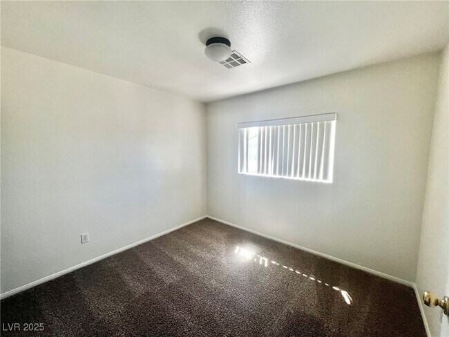 Building Photo - 3153 Amari Ave