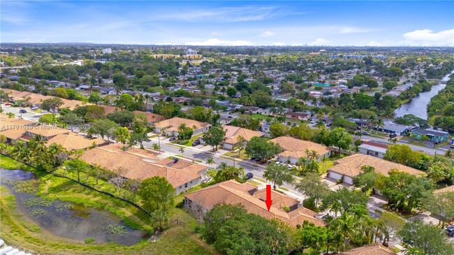 Building Photo - 2561 E Aragon Blvd