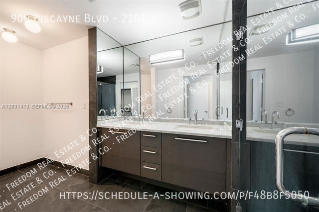 Building Photo - 900 Biscayne Blvd