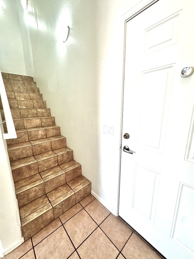 Building Photo - 15818 N 25th St
