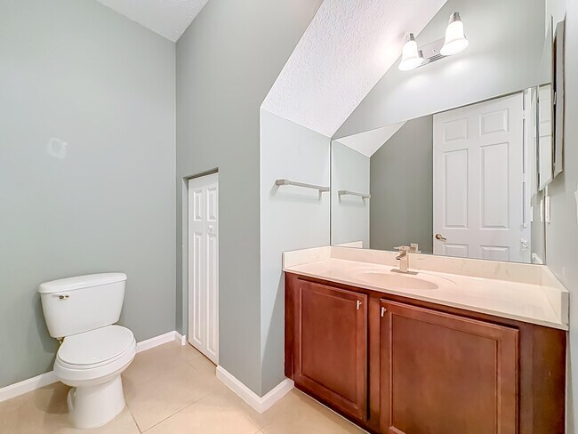 Building Photo - 57 Atwell Dr