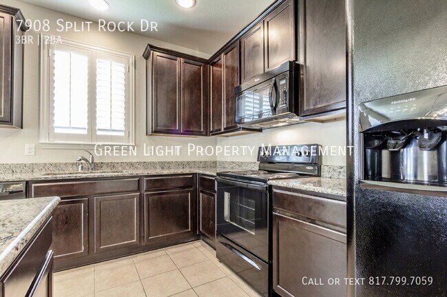 Building Photo - 7908 Split Rock Dr