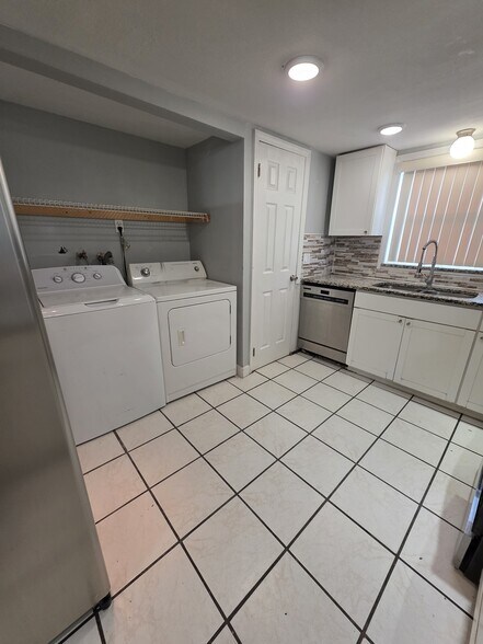 Building Photo - 2401 Barley Club Dr
