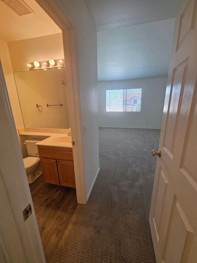 Building Photo - Gated Community~$2,595~ 2 Bed/2.5 Bath End Unit Townhome.
