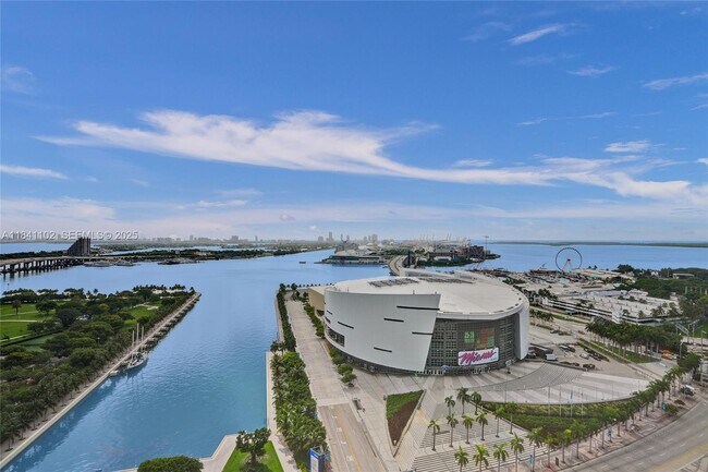 Building Photo - 888 Biscayne Blvd