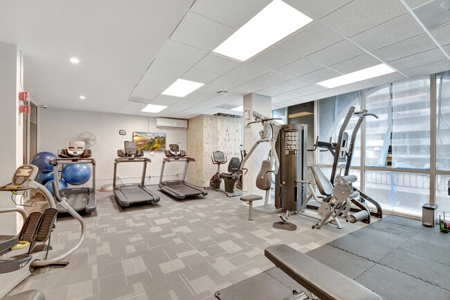 Building Photo - 1180 S Ocean Blvd